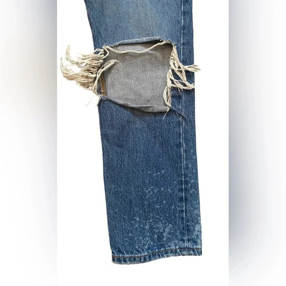 Levis 501 Distressed Jeans with Ripped Knees and Button Fly Size W 24 L 26 - Picture 5 of 11